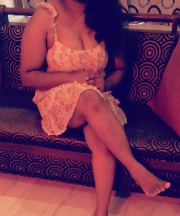 5500/- Full Service  තුරුල් වෙලා ආදරෙන් අපි දෙන්නා sex කරමු ,