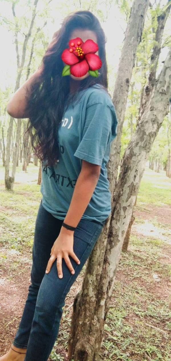 Only Rs 3000 දැන් Full Service වලට ඉන්නවා ලස්සන හොද Sexy කෙල්ලෙක් Rs 3000
