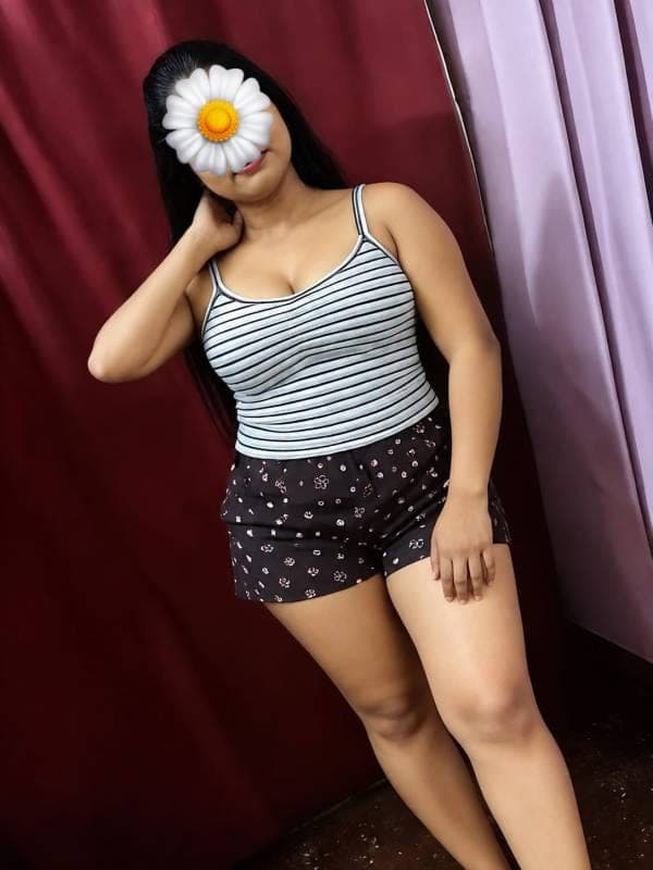 Only 9000/= sexy nirmani at Nugegoda Nawala narahenpita